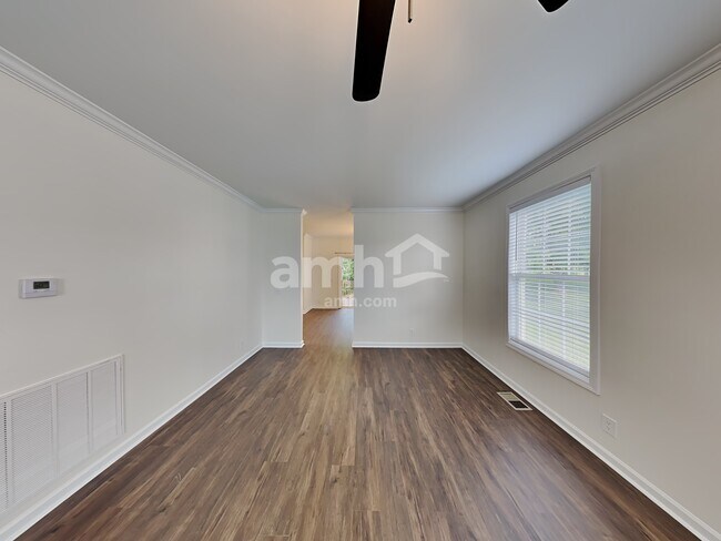 Building Photo - 1205 Chapmans Retreat Dr