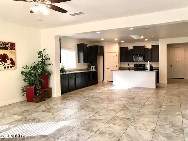 Building Photo - 10835 Thatcher Ave