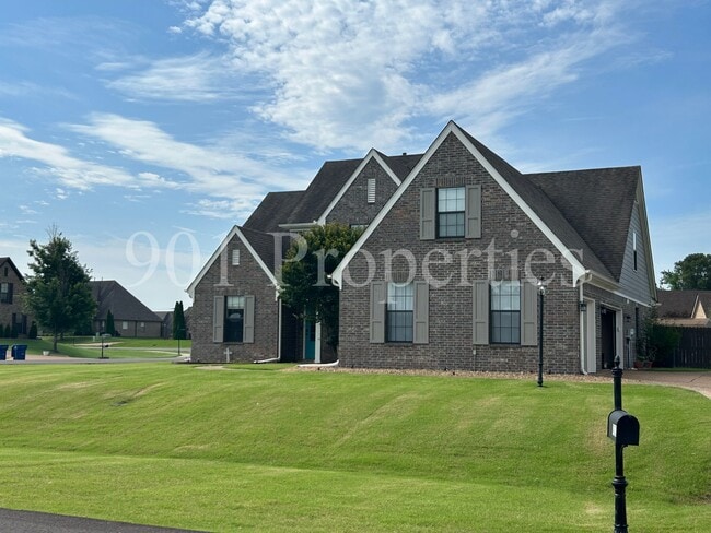 Building Photo - 14383 Buttercup Dr