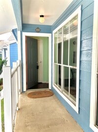 Building Photo - 3506 Cove View Blvd