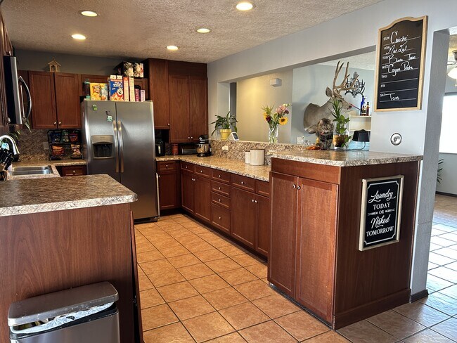 Building Photo - 1140 Yerba Rd SW