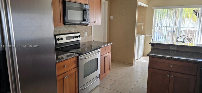 Building Photo - 3234 Brewster Dr