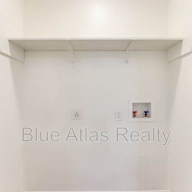 Building Photo - 408 Noble Ave