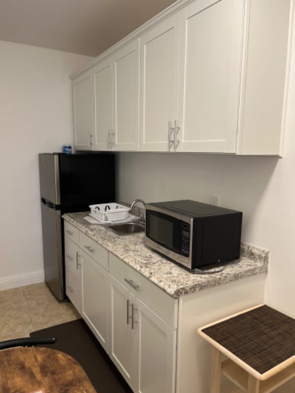 Building Photo - 147 N Kendall Dr