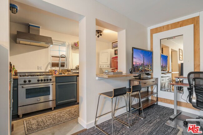 Building Photo - 12413 Beatrice St