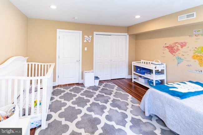 Building Photo - 2107 Carpenter St