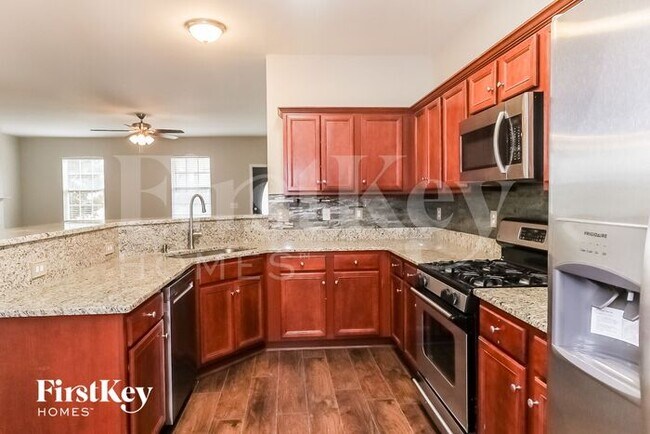 Building Photo - 116 Camdyn Cir