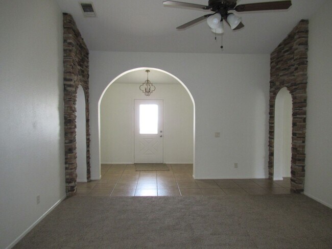 Building Photo - Nice 4 Bedroom + Den Home With Pool In AHW...