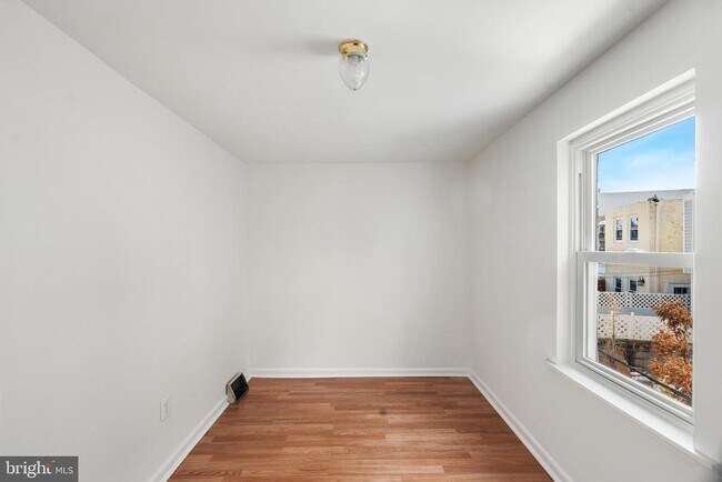 Building Photo - 236 Gerritt St