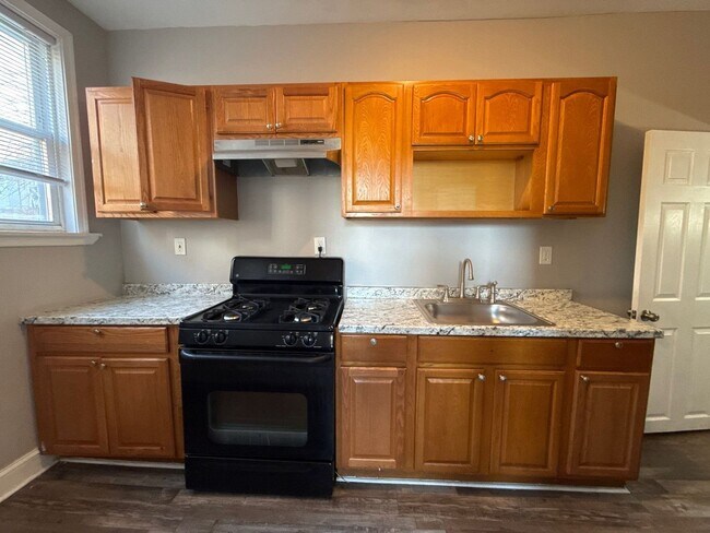 Building Photo - Beautiful Three - Bedroom Home In Baltimore