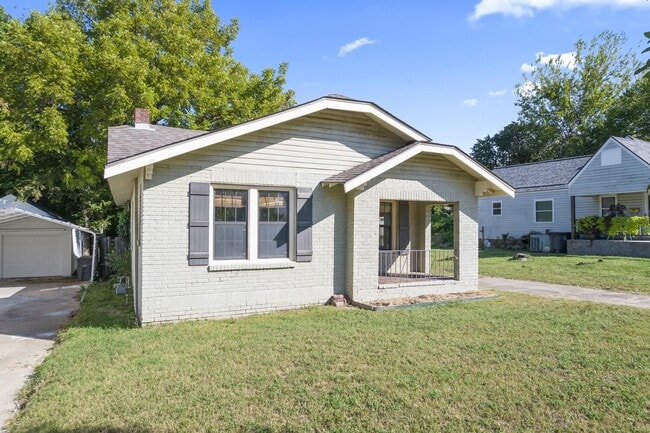 Building Photo - 1231 S Richmond Ave