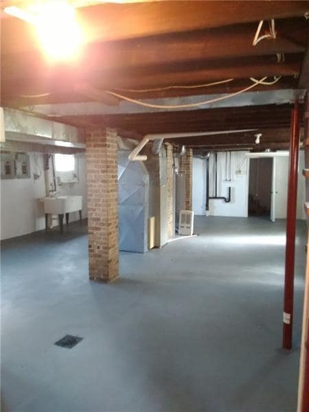 Building Photo - 2662 Beaver Rd