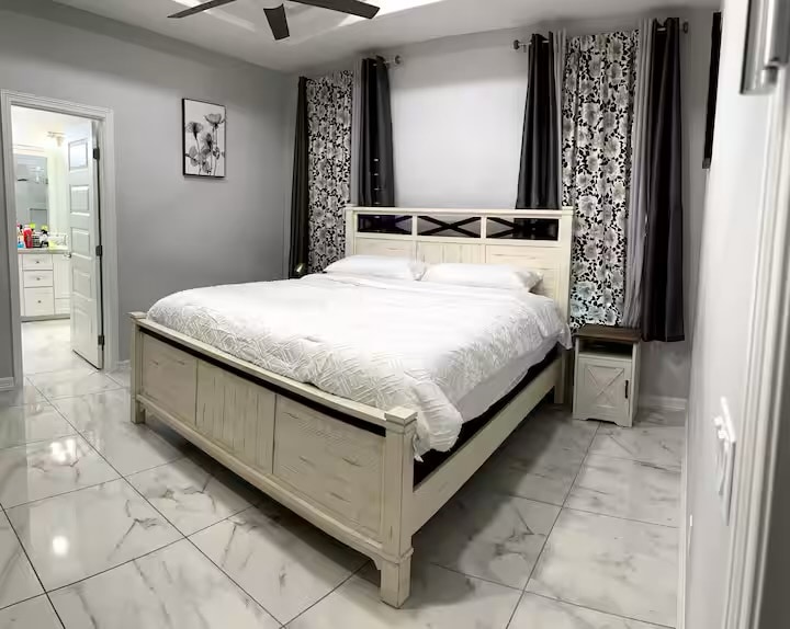 Building Photo - 3402 Las Vistas Ln