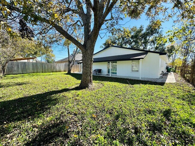 Building Photo - 3605 Barberry Dr