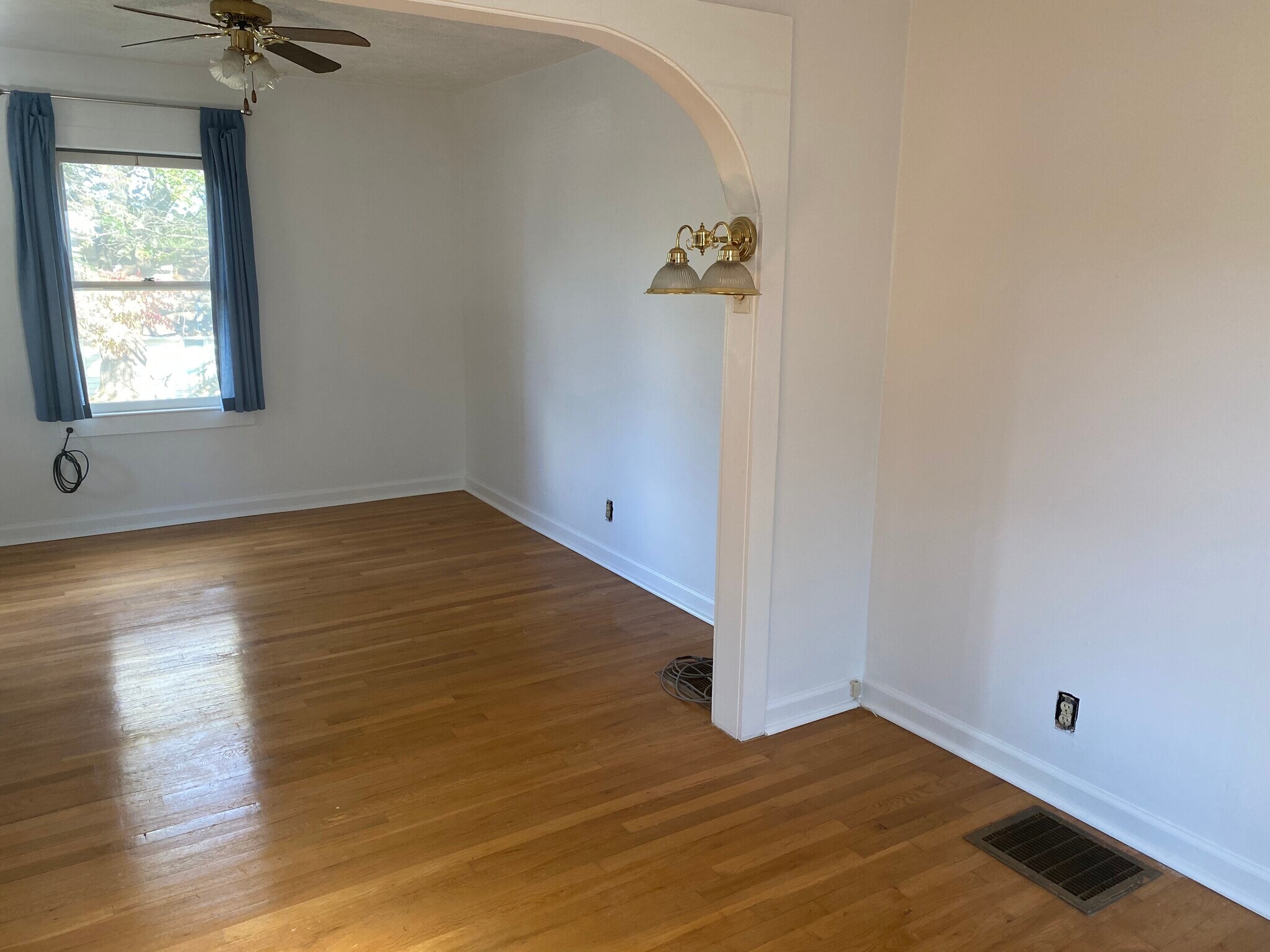 Living room - 105 Hill St NE