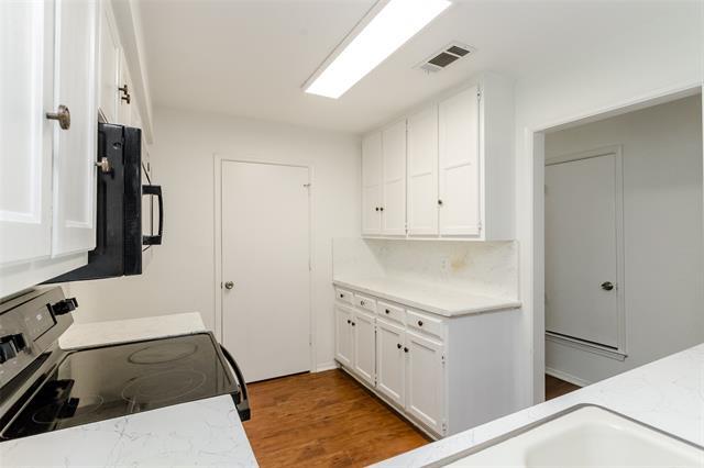 Building Photo - 900 Milby Rd