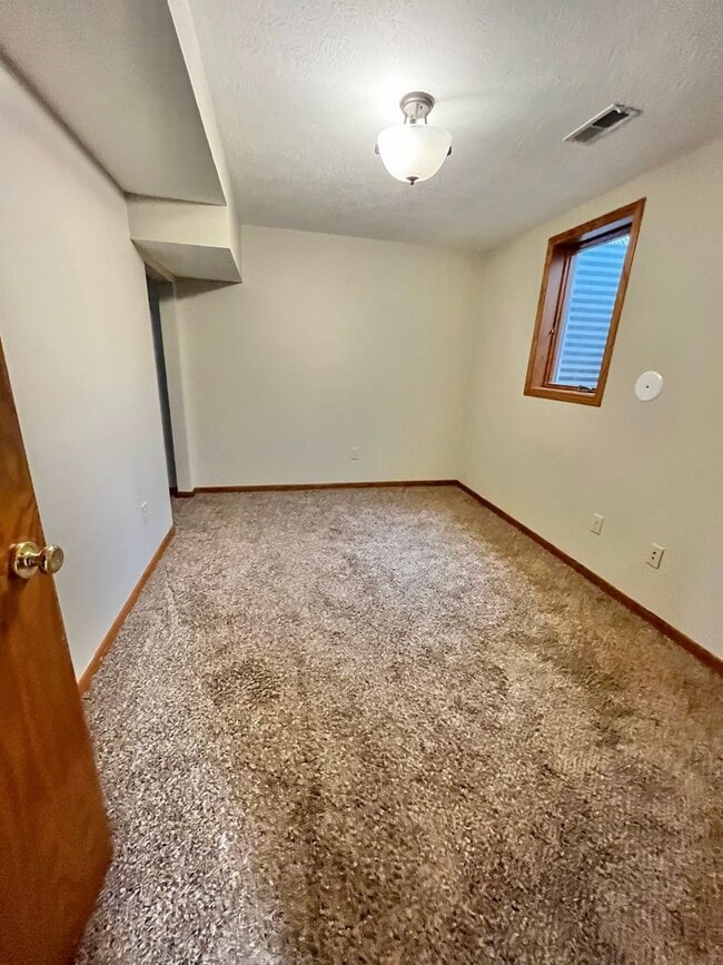 Building Photo - Updated 4 Bed/2 Bath East Side Ranch Home for Rent!!