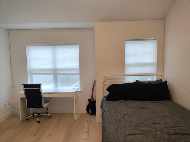 Building Photo - 322 Highridge Ct