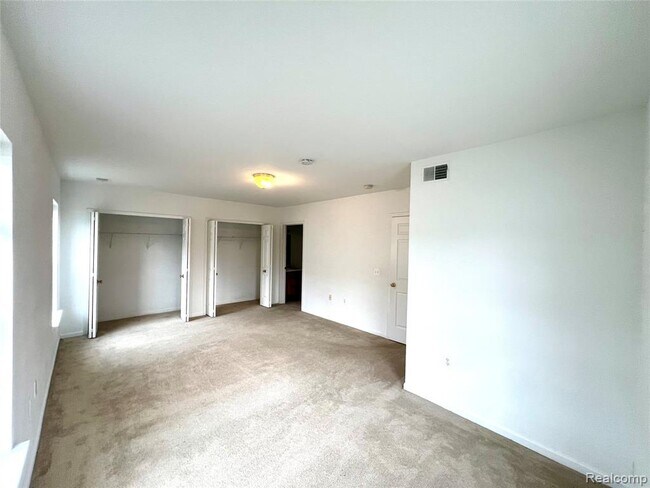 Building Photo - 2664 S Knightsbridge Cir