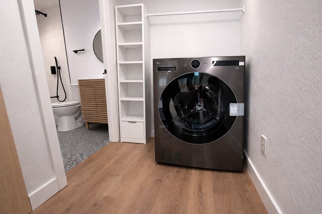 Building Photo - 12527 Cranbrook Ave