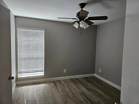 Building Photo - 1467 Meadowood Village Dr