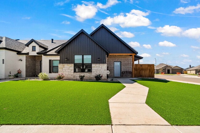 Primary Photo - Luxurious Townhome Located In Abbey Glen -...