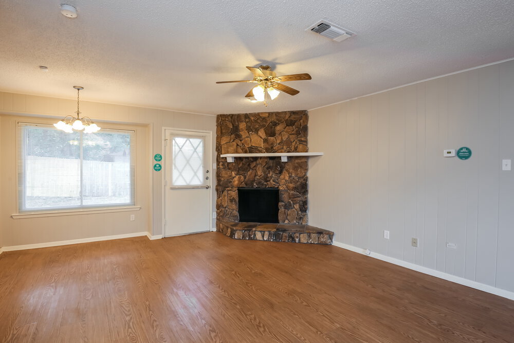 Building Photo - 1307 Columbine Ct