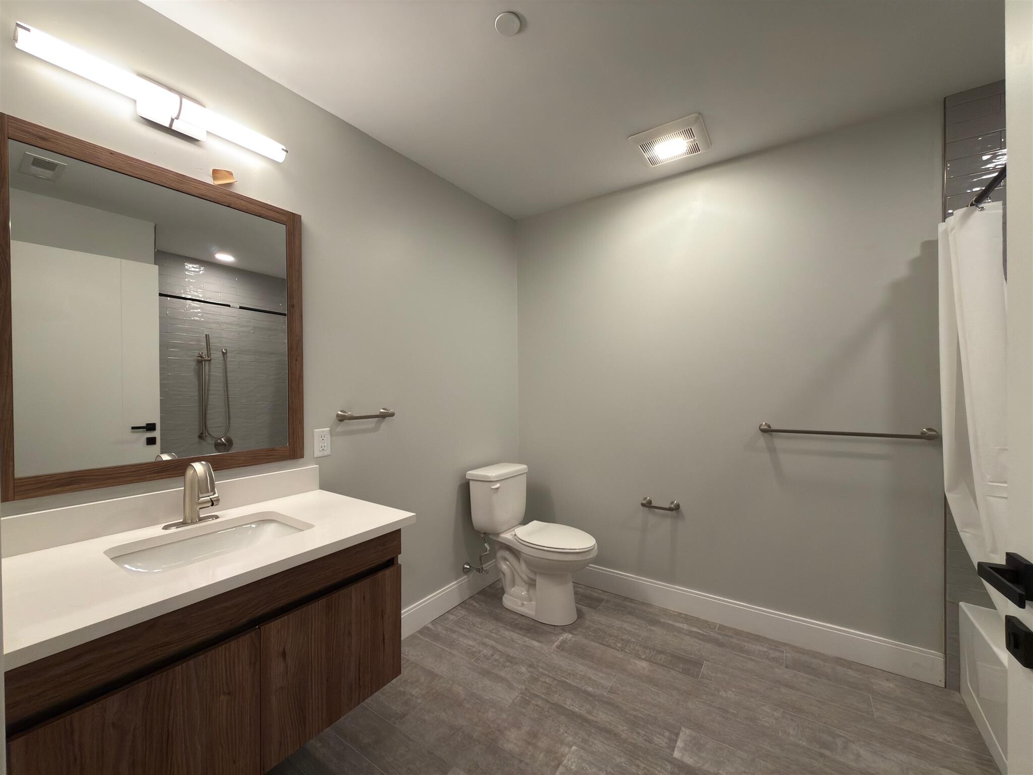 Building Photo - 15 Central St