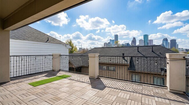 Building Photo - 1103 Summer St