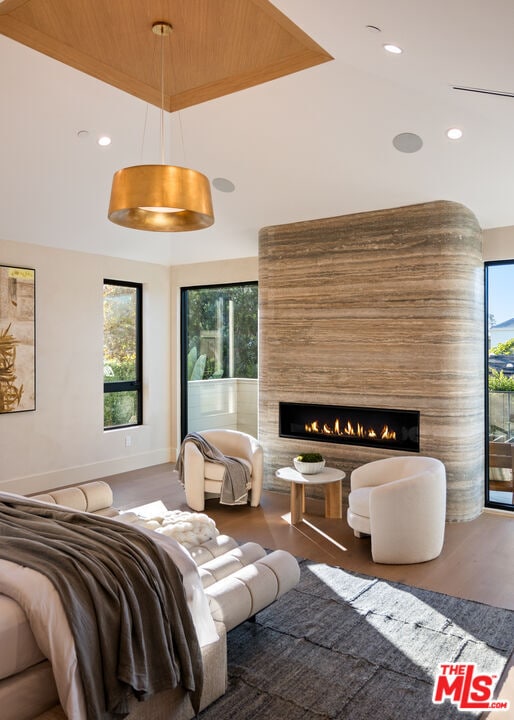 Building Photo - 565 Toyopa Dr