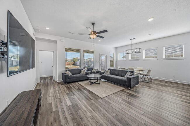 Building Photo - 7415 Denali Dr