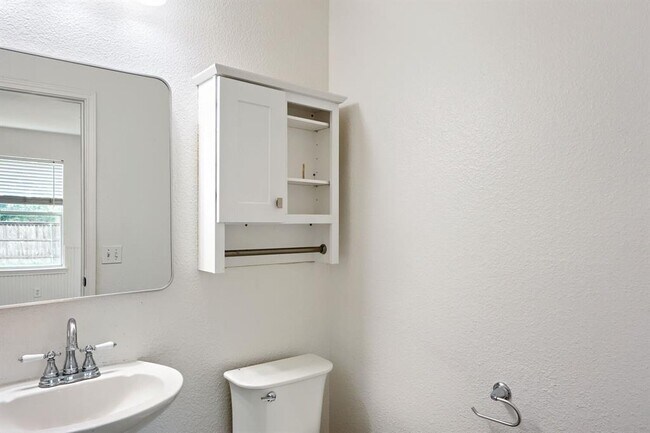 Building Photo - 184 Unity