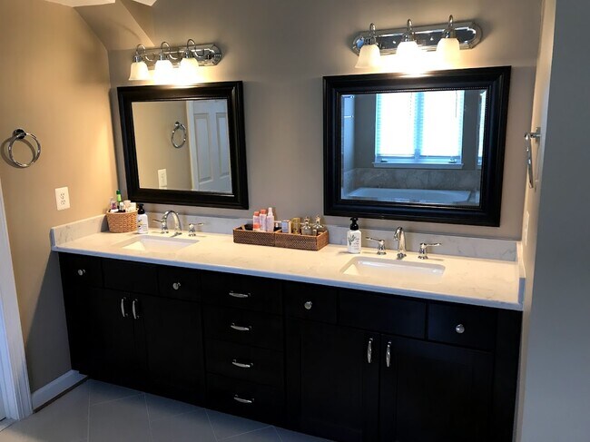 Building Photo - 11401 Crownwood Ln