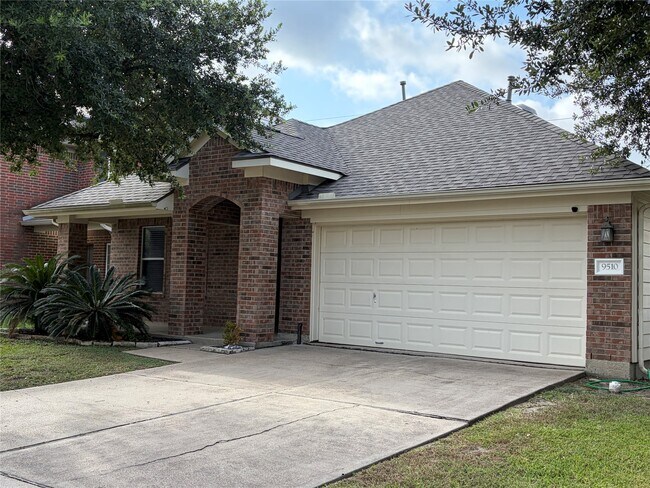 Building Photo - 9510 Barr Spring Dr