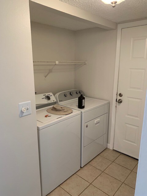 Building Photo - 2045 Hunters Glen Dr