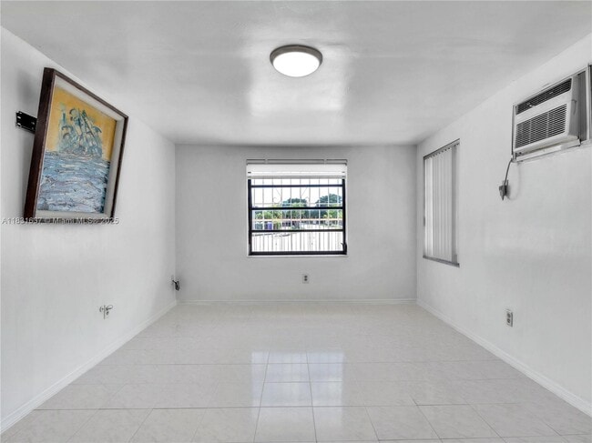 Building Photo - 555 SW 67th Ave