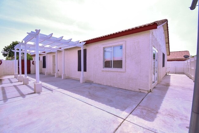 Building Photo - 6780 N 74th Dr