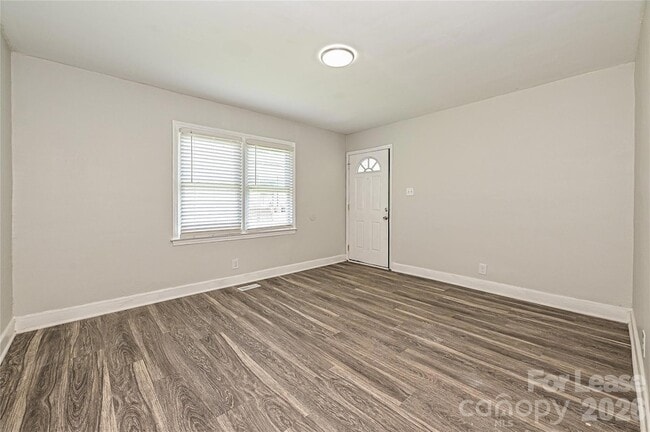 Building Photo - 3429 Tappan Pl