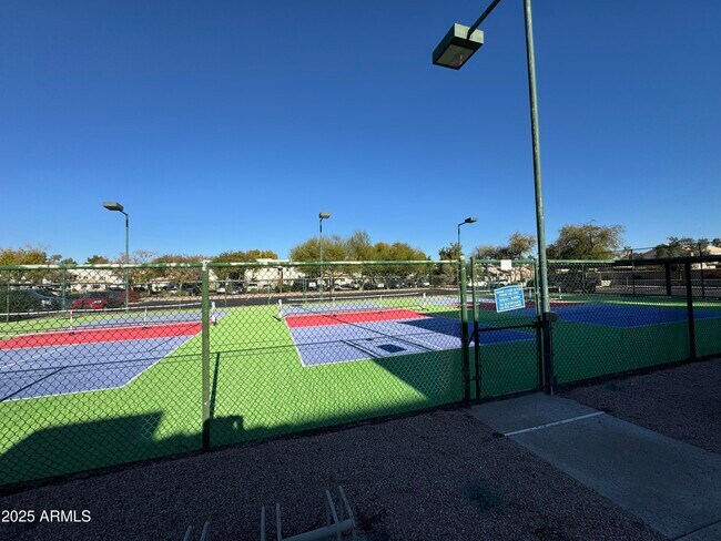 Building Photo - 1825 W Ray Rd