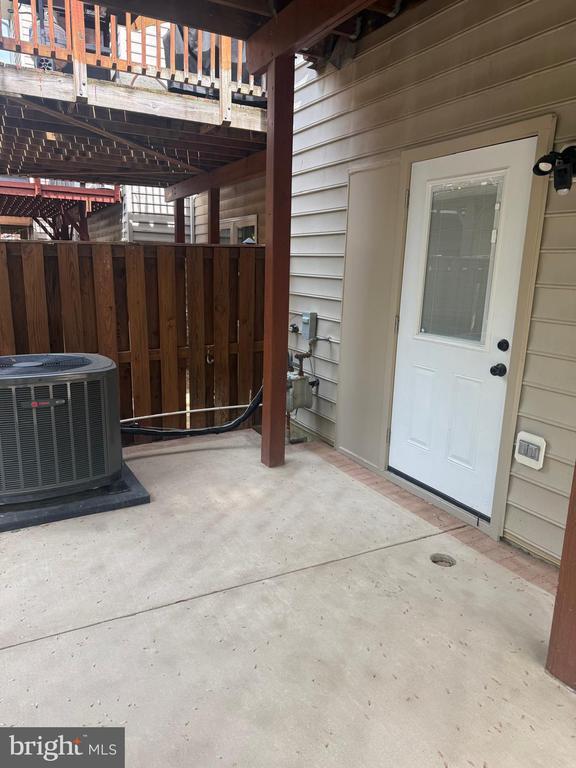 Building Photo - 8469 Silverdale Rd