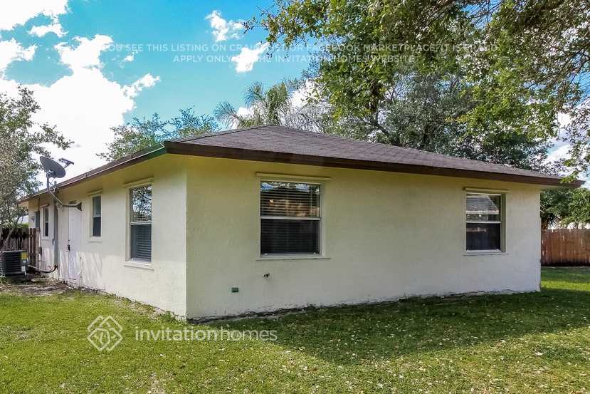 Building Photo - 7645 NW 32nd Pl