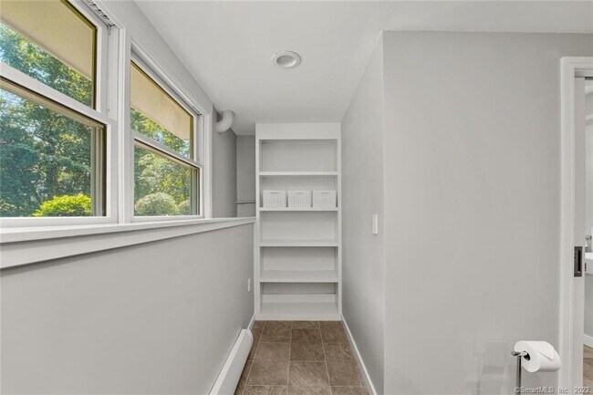 Building Photo - 50 Catoonah St