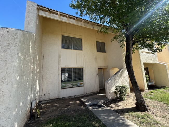 Building Photo - 5744 N 44th Ave