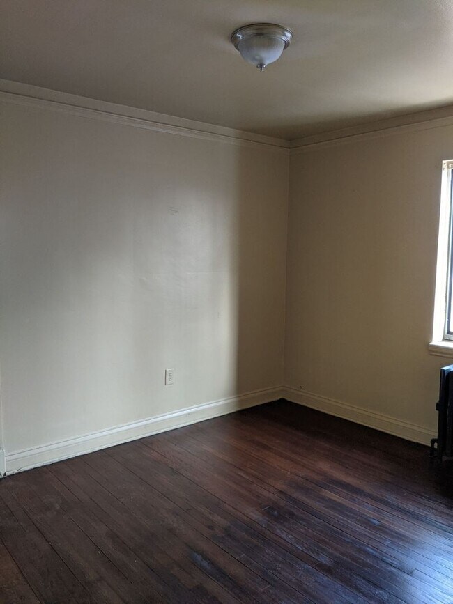 Building Photo - 8911 Esper St