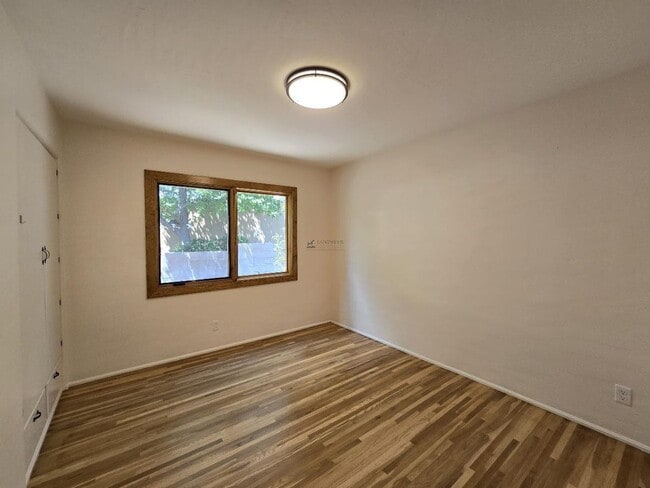 Building Photo - 130 Solana Dr