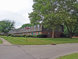 Building Photo - Heritage Knoll