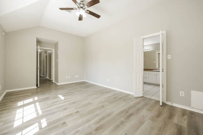 Building Photo - 1723 Milholland Dr
