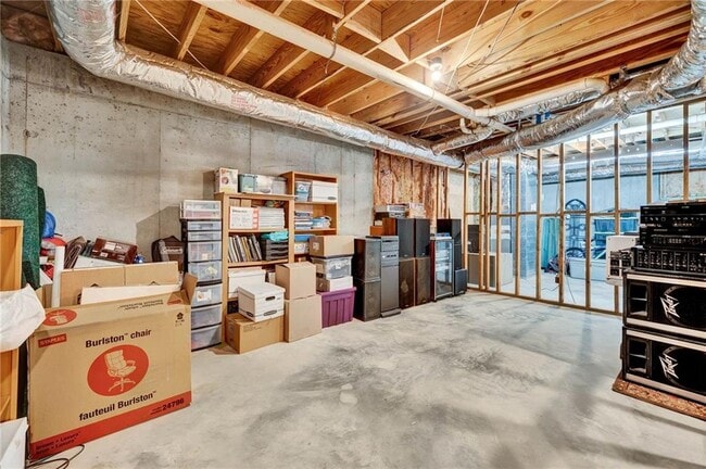 Building Photo - 2448 Kings Arms Dr