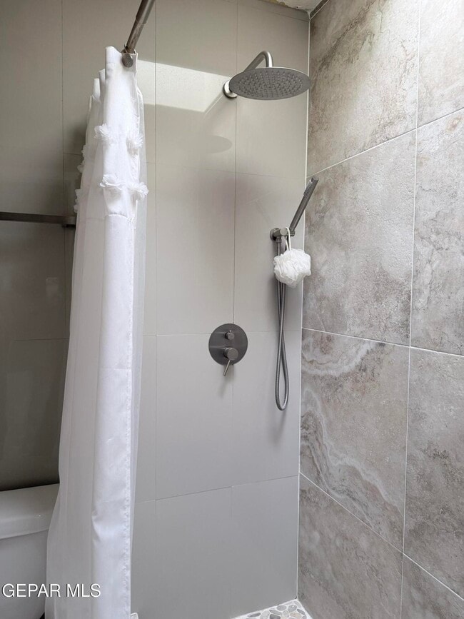 Building Photo - 6035 Bandolero Dr