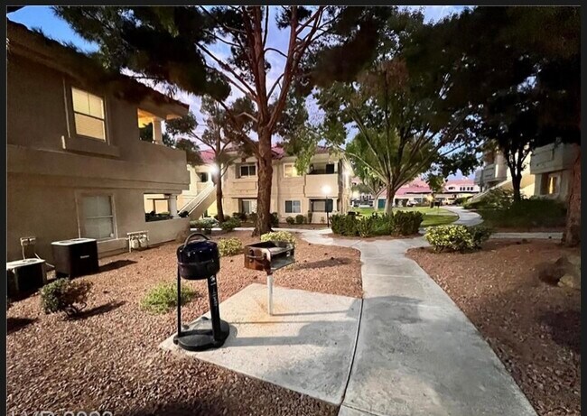 Building Photo - 356 Manti Pl